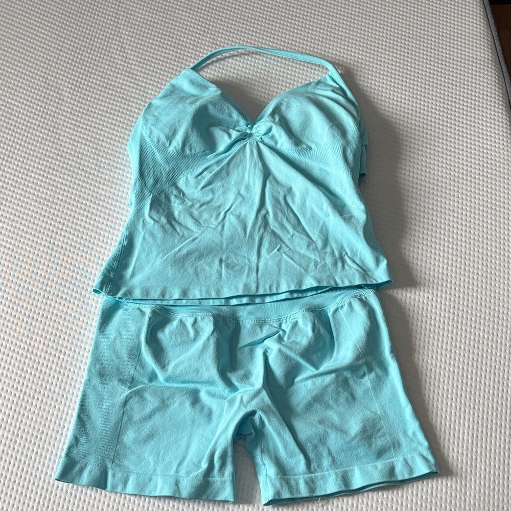 Amazon Workout Set (Great Condition) - image 1